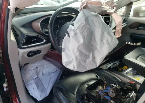 2018 Chrysler Pacifica Touring L Plus from USA, damaged, VIN 2C4RC1EGXJR116582